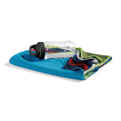 ARTX PLUS. Set with a PP and PET bottle and a polyamide and polyester sports towel